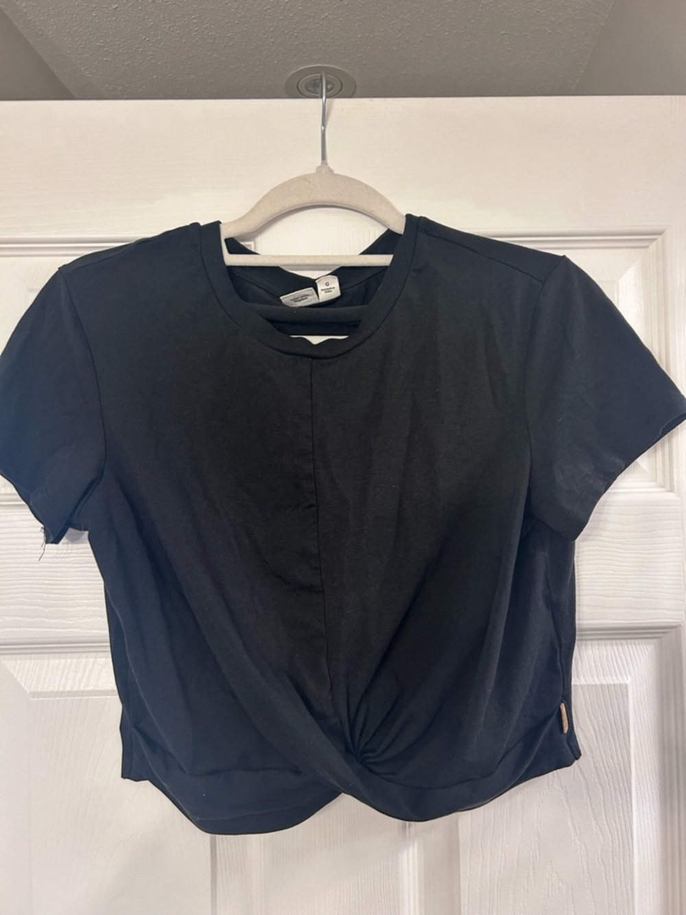 Black tentree Twist-Front Crop Tee